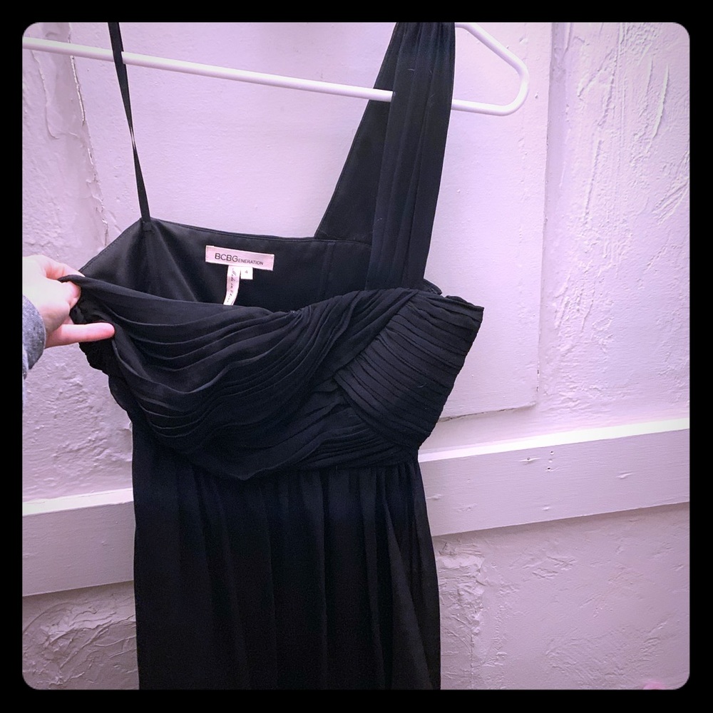 BCBG Size 4 Little Black Dress
